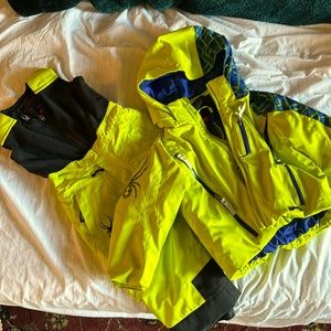 Boys snow suit size 2, never used